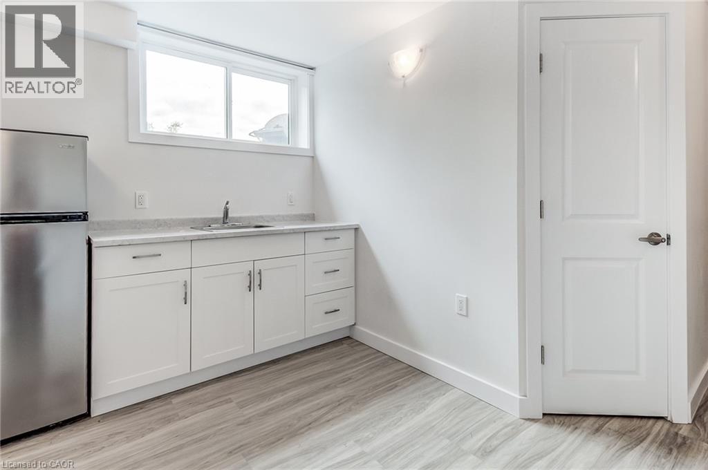 105 Dixon Street, Kitchener, Ontario  N2G 3E8 - Photo 16 - 40870789