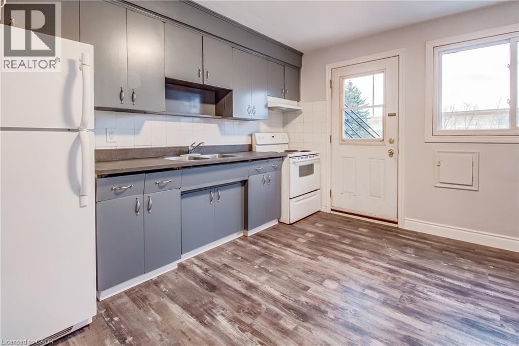 105 Dixon Street, Kitchener, Ontario  N2G 3E8 - Photo 4 - 40870789