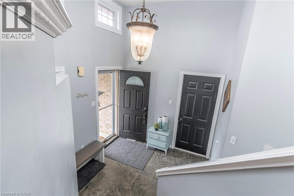 6 Stuart Street, Caledonia, Ontario  N3W 2L3 - Photo 5 - 40870990