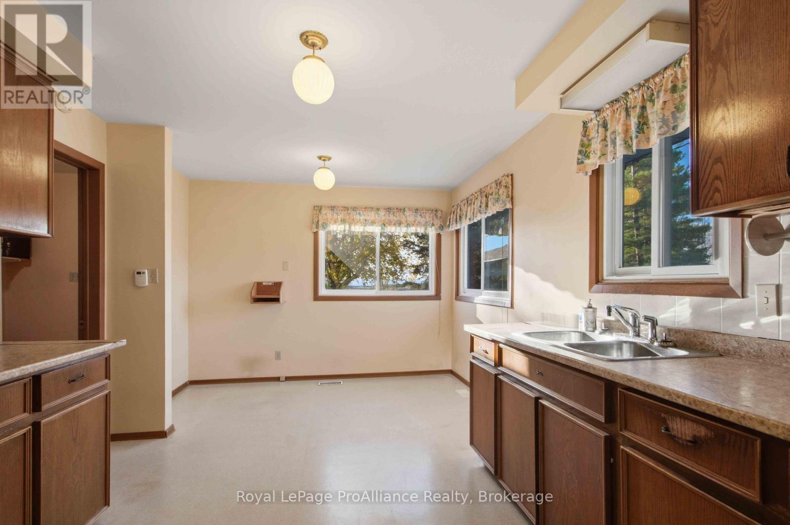 1347 Stockdale Road, Quinte West, Ontario  K8V 5P6 - Photo 10 - X14086836