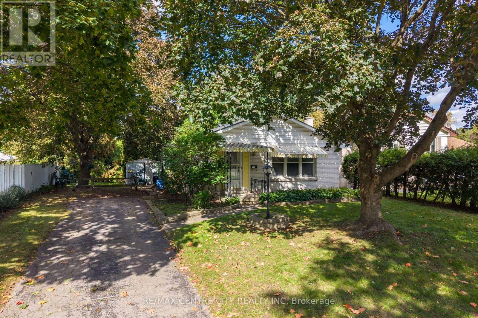 740 Dunboyne Crescent, London North, Ontario  N5X 1Y1 - Photo 3 - X14086966