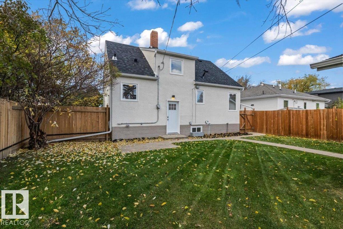 8671 76 ST NW