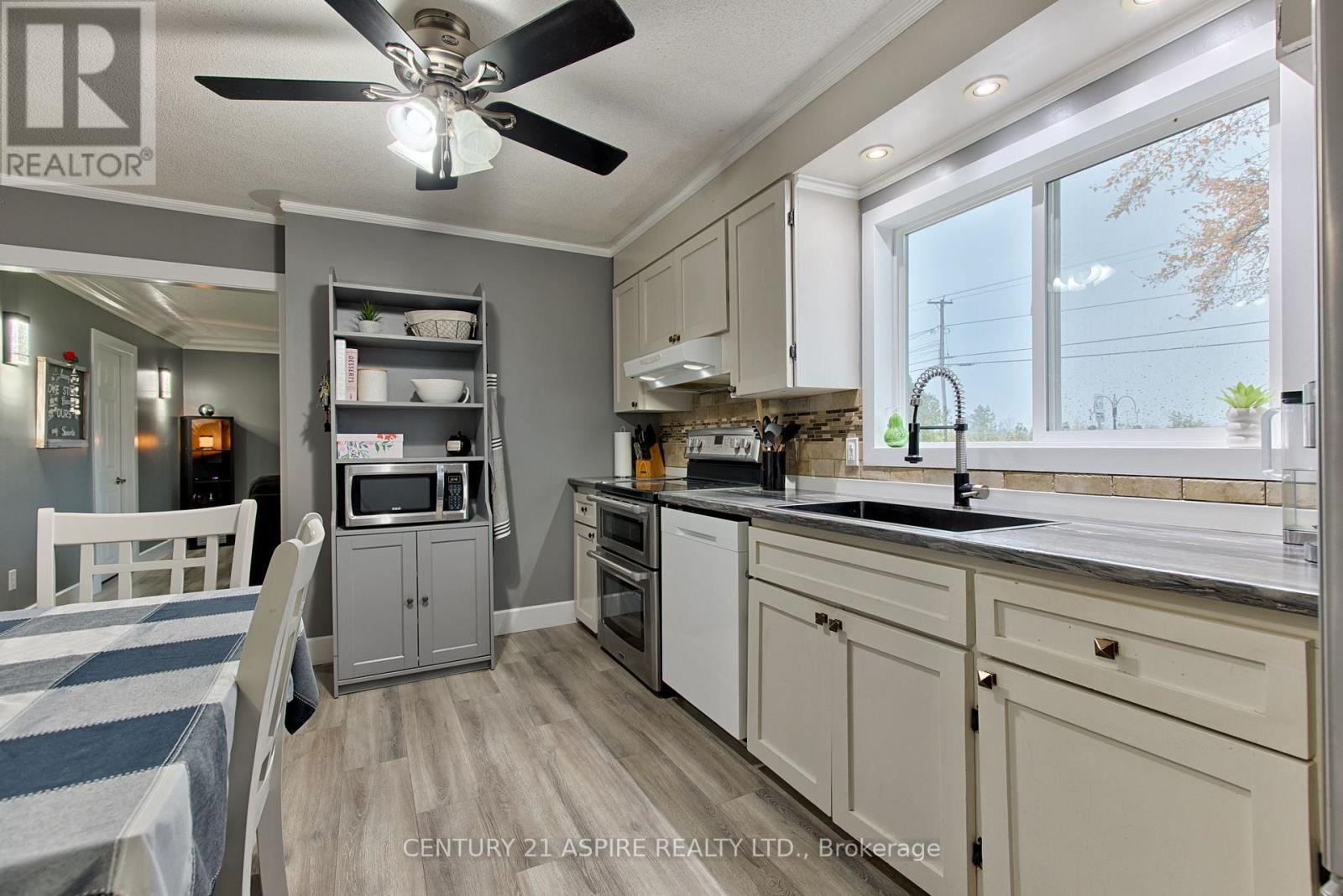 106 Forest Lea Road, Laurentian Valley, Ontario  K8A 7B8 - Photo 11 - X14086692