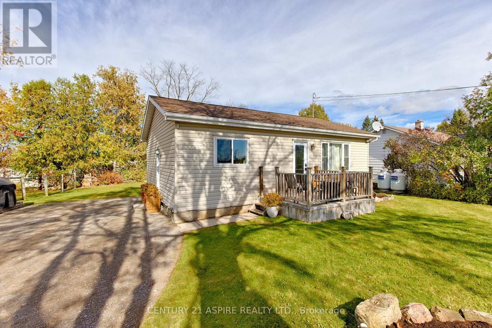 106 Forest Lea Road, Laurentian Valley, Ontario  K8A 7B8 - Photo 2 - X14086692