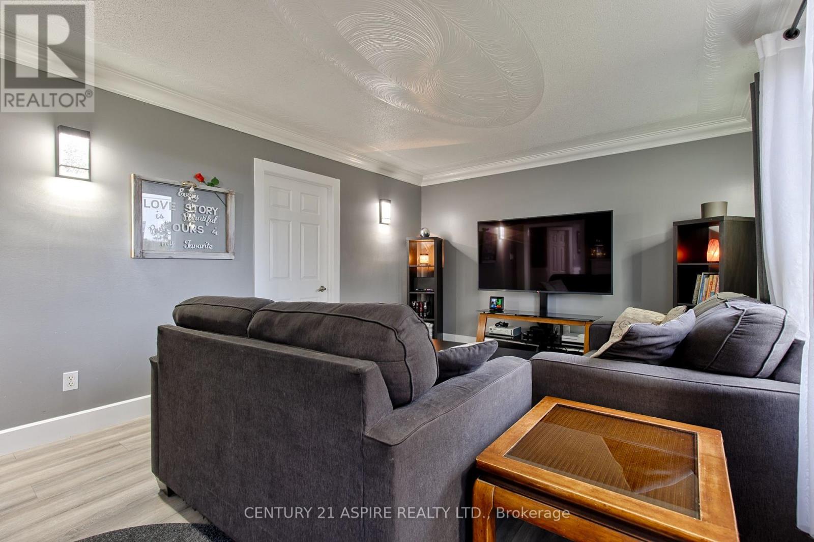 106 Forest Lea Road, Laurentian Valley, Ontario  K8A 7B8 - Photo 5 - X14086692