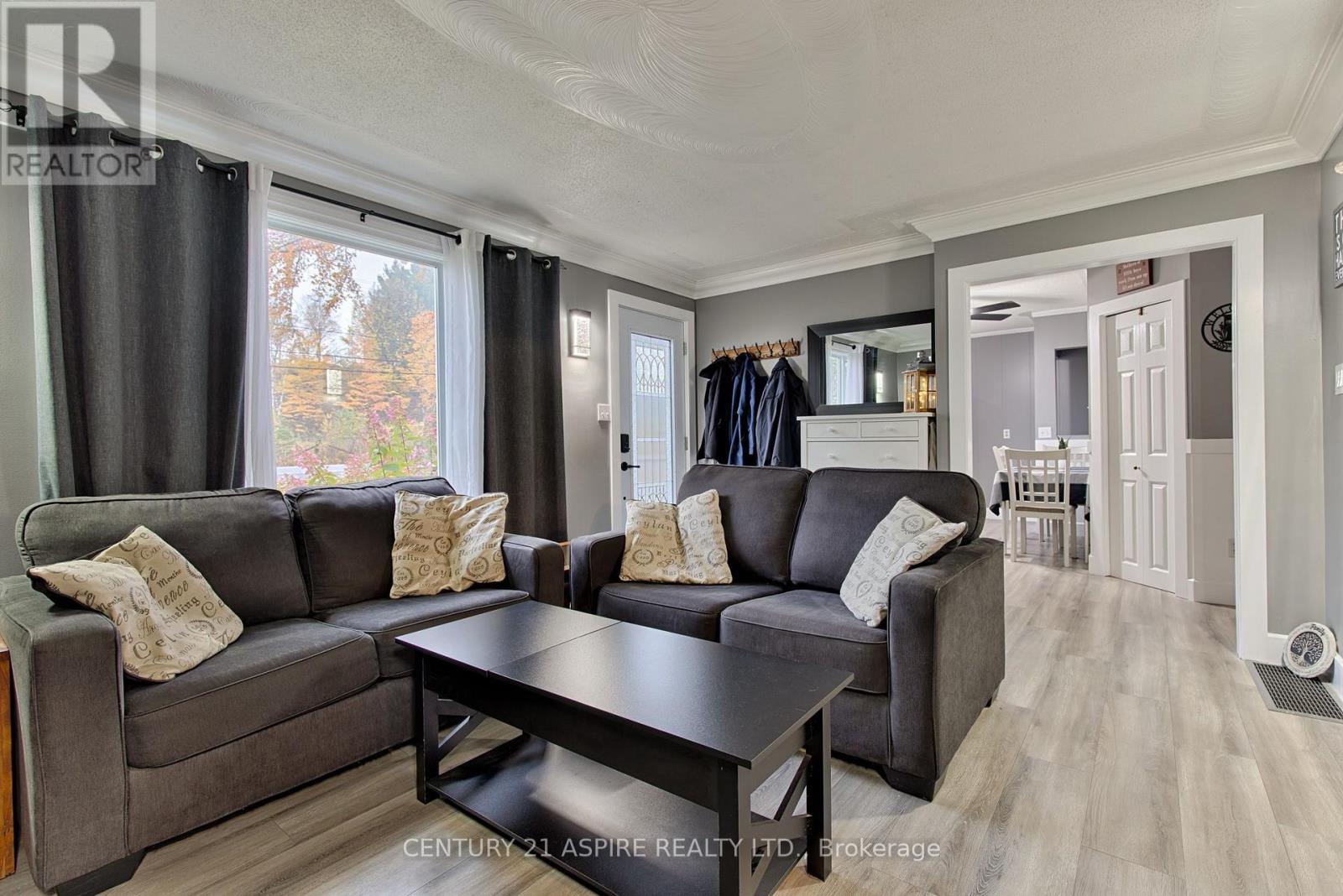 106 Forest Lea Road, Laurentian Valley, Ontario  K8A 7B8 - Photo 6 - X14086692