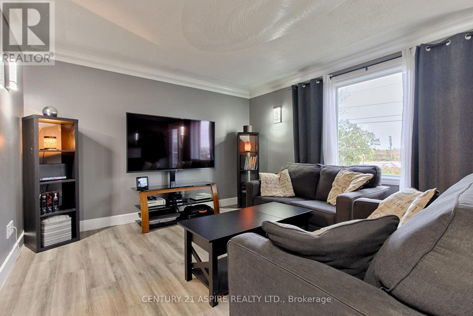 106 Forest Lea Road, Laurentian Valley, Ontario  K8A 7B8 - Photo 7 - X14086692