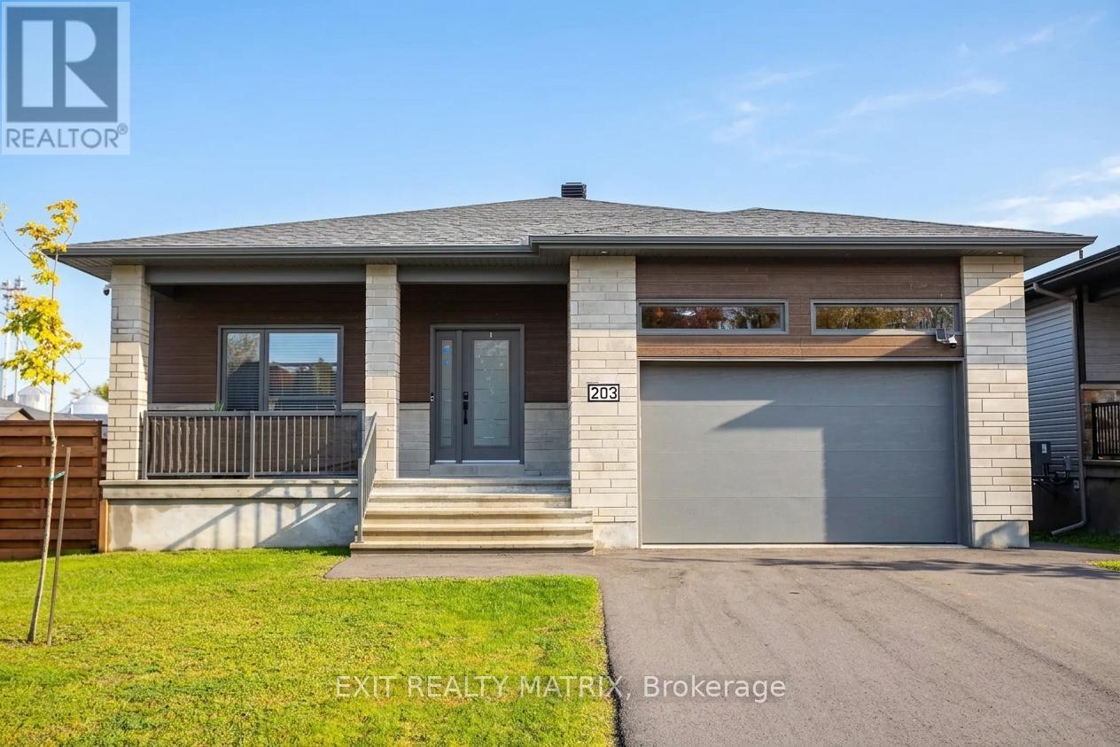 203 FILION STREET, Russell, Ontario