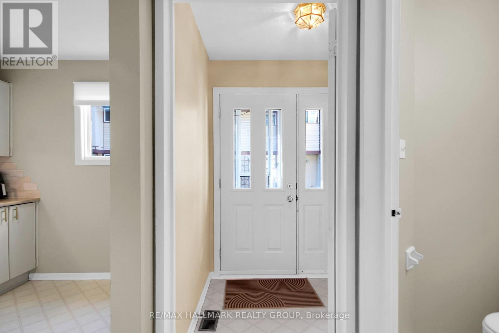 61 - 1582 Feather Lane, Ottawa, Ontario  K1T 1V4 - Photo 2 - X14087010