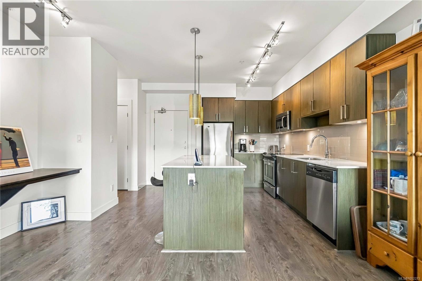 204 286 Wilfert Rd