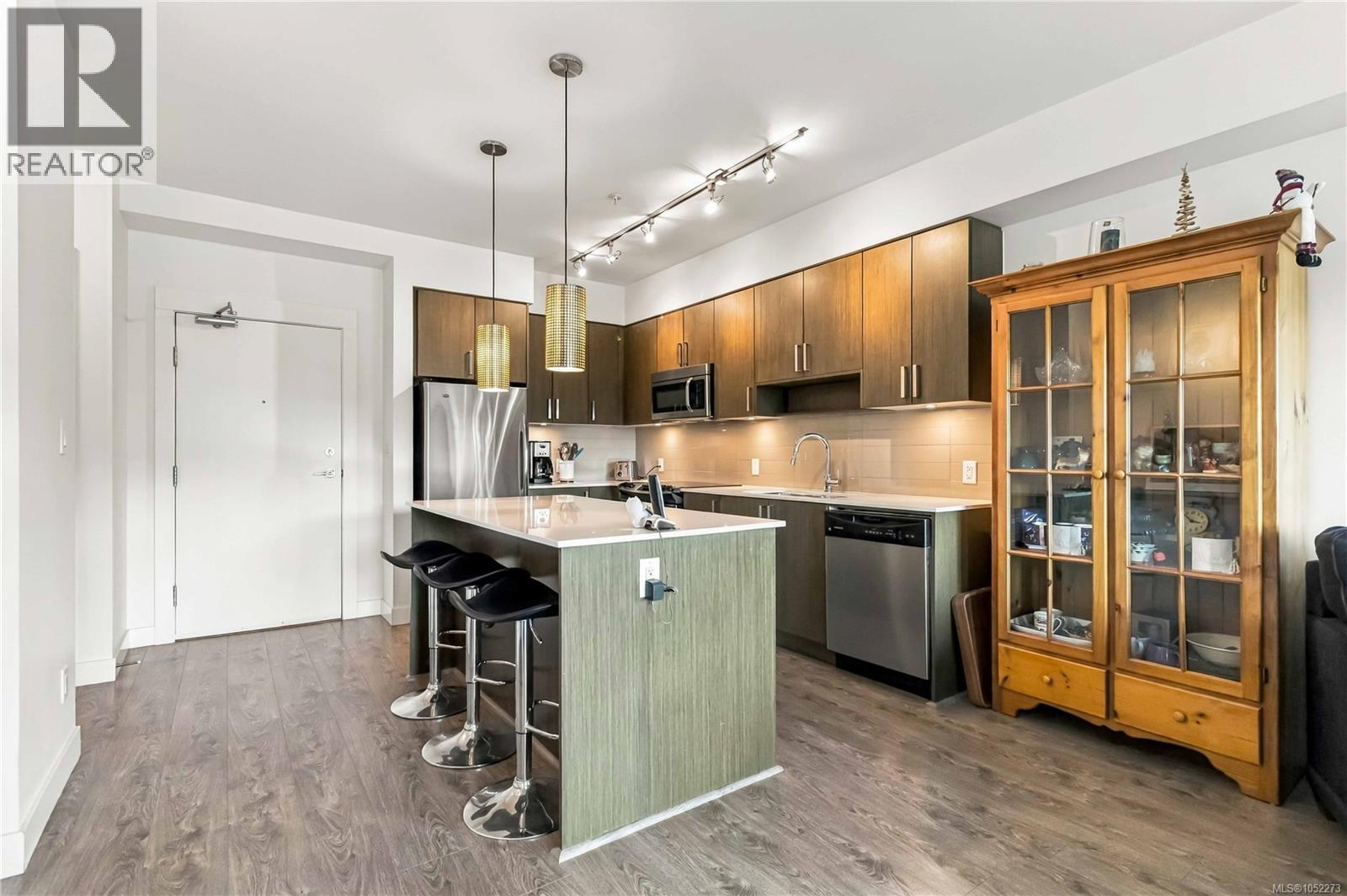 204 286 Wilfert Rd