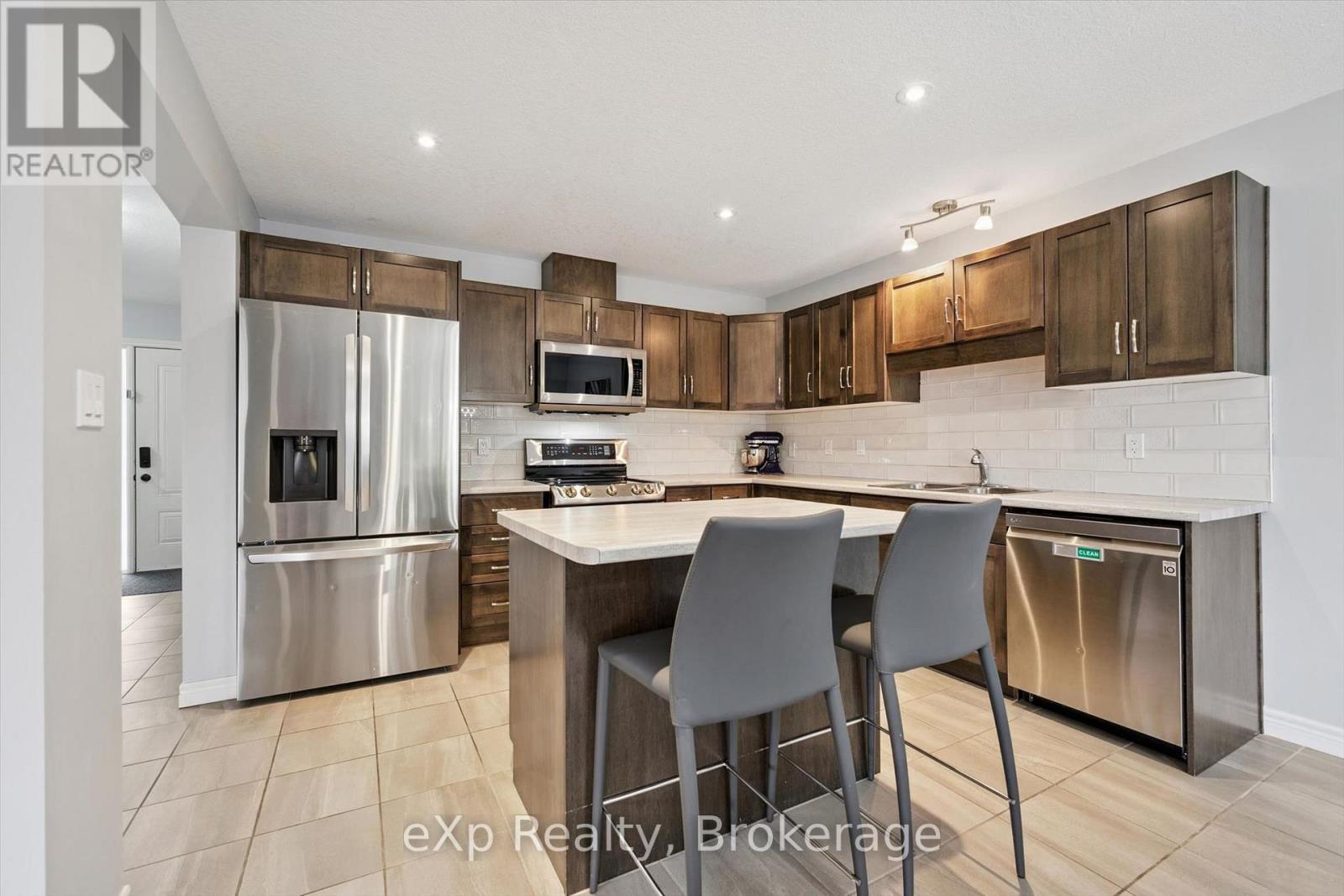 41 Stumpf Street, Centre Wellington, Ontario  N0B 1S0 - Photo 9 - X14086700