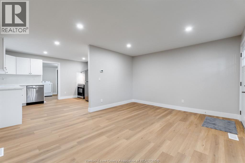 1462 Labadie, Windsor, Ontario  N8Y 4H1 - Photo 3 - 26021728