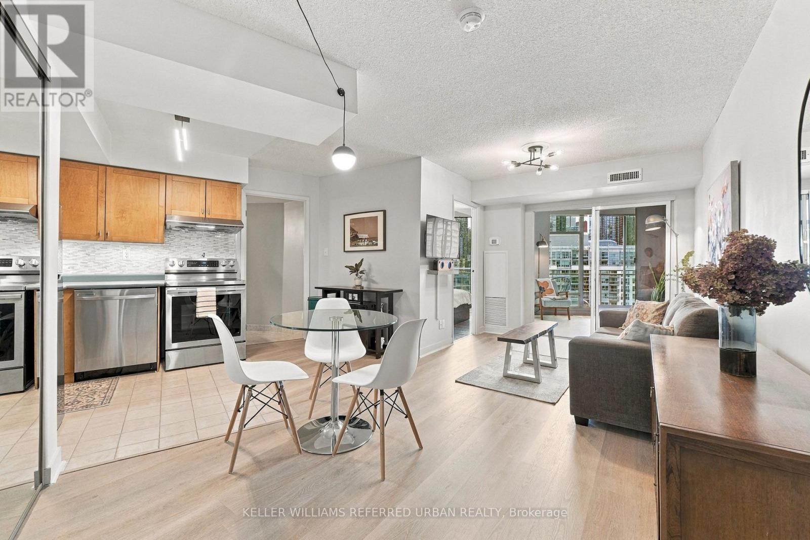 1102 - 650 Queens Quay W, Toronto, Ontario  M5V 2Y7 - Photo 2 - C14086840
