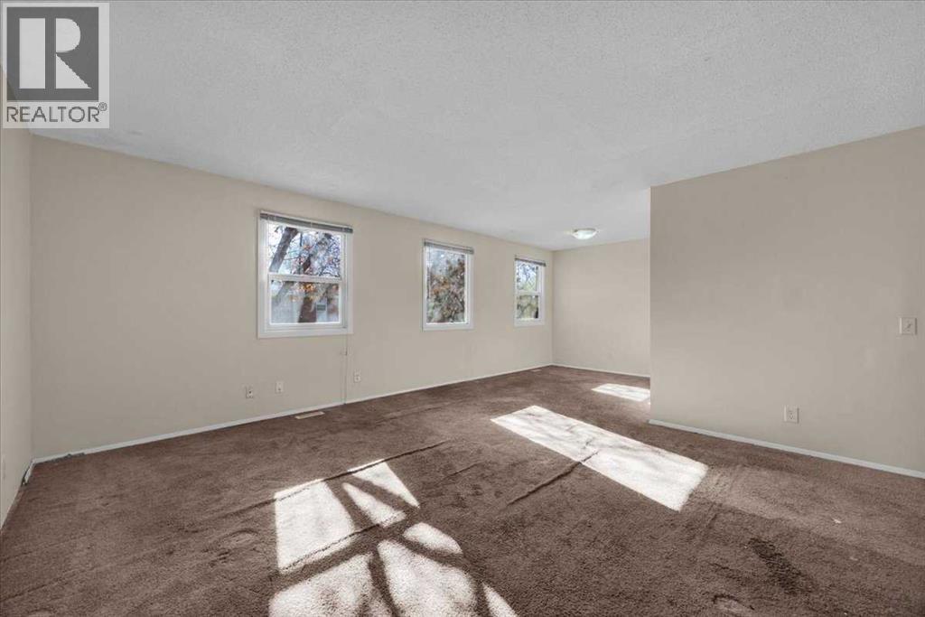 32 Whitman Crescent NE, Calgary, Alberta  T1Y 4H6 - Photo 11 - A2352280