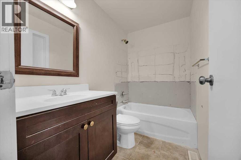 32 Whitman Crescent NE, Calgary, Alberta  T1Y 4H6 - Photo 23 - A2352280