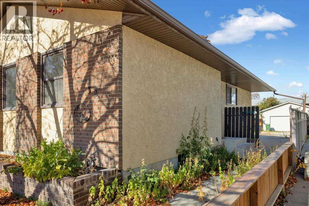 32 Whitman Crescent NE, Calgary, Alberta  T1Y 4H6 - Photo 3 - A2352280
