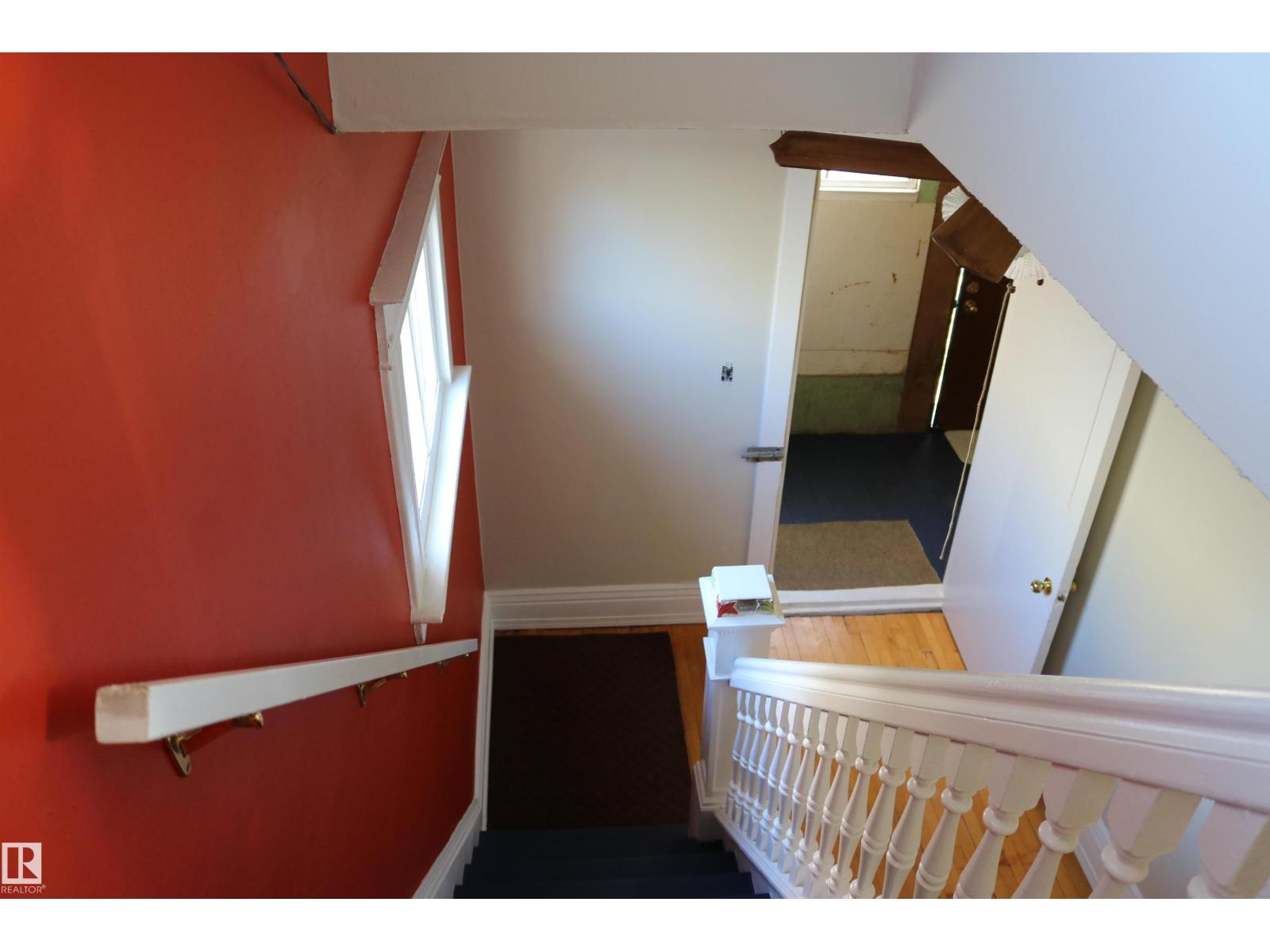 11624 82 ST NW