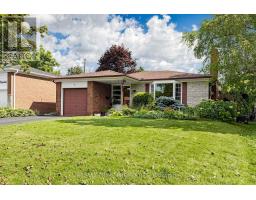 3 LEESWOOD CRESCENT E, Toronto, Ontario