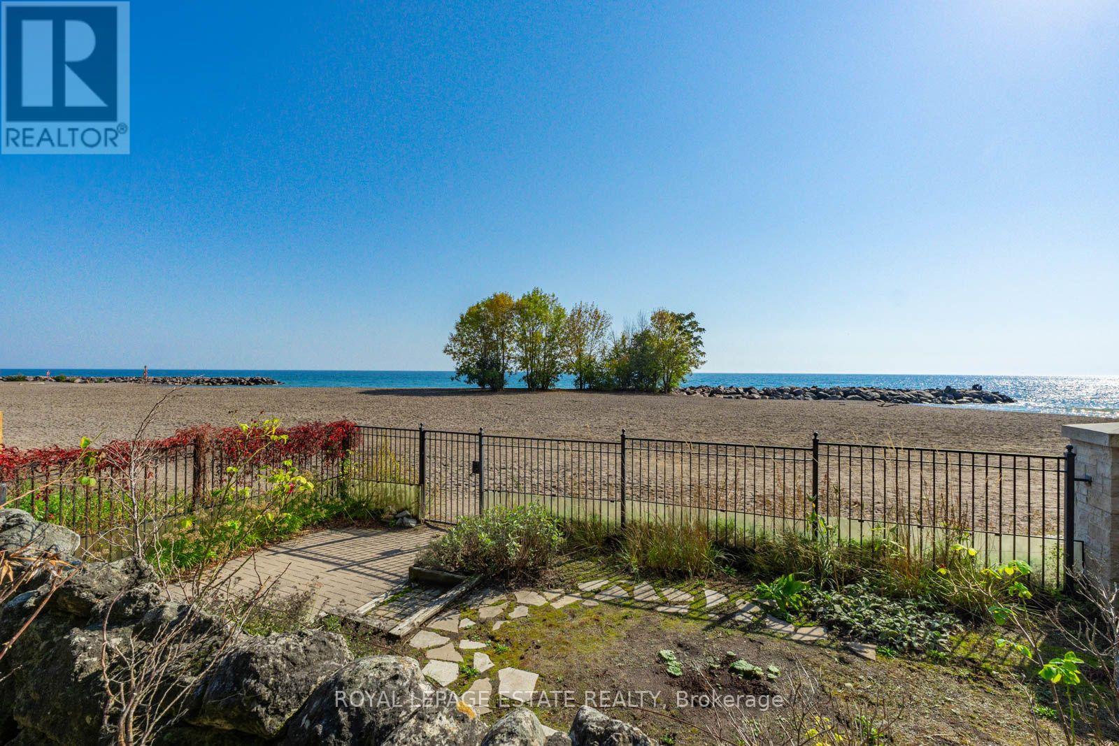 422 LAKE FRONT, Toronto, Ontario