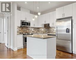 512 - 15277 YONGE STREET, Aurora, Ontario