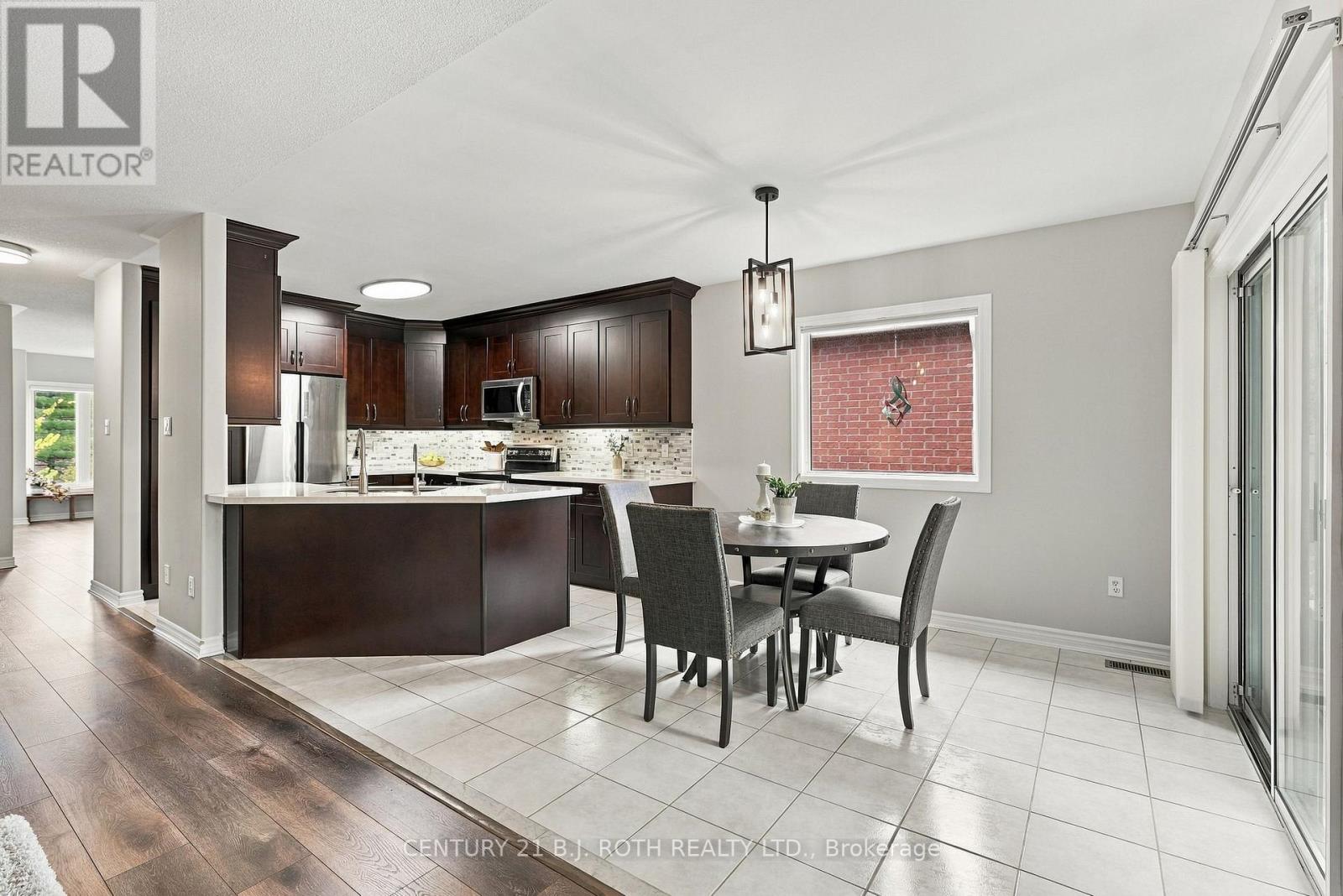 14 Bloxham Place, Barrie (Bayshore), Ontario L4N 9K2 - Photo 12 - S14086774