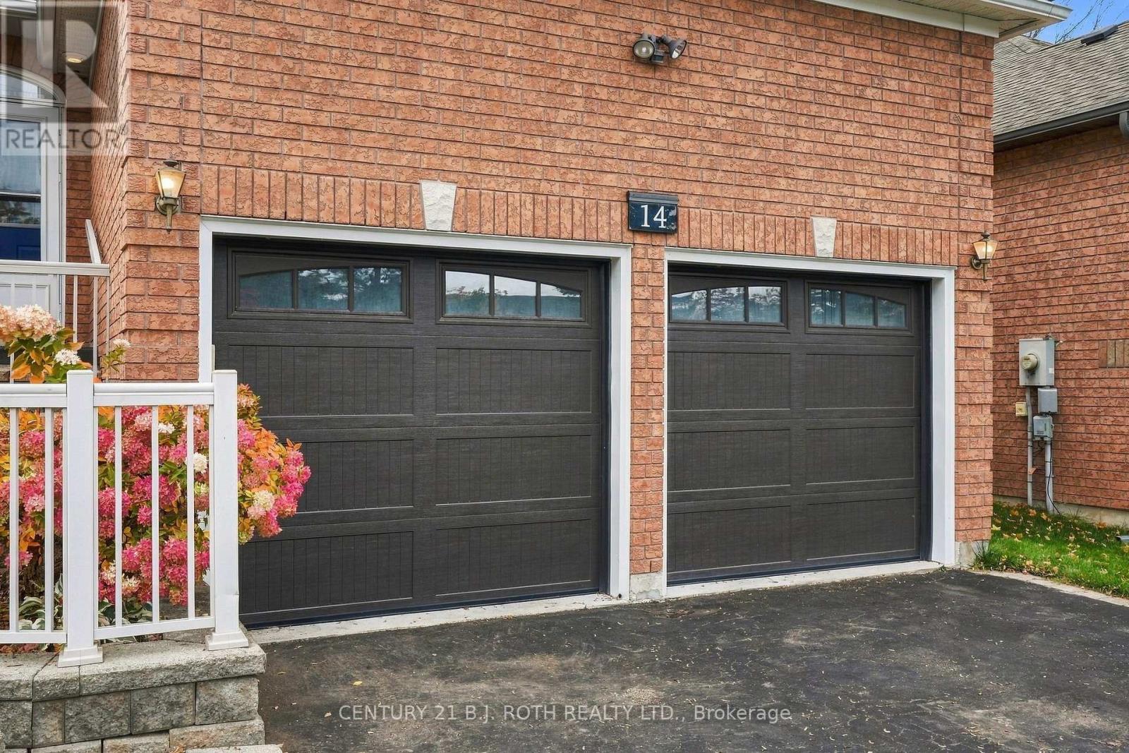 14 Bloxham Place, Barrie (Bayshore), Ontario L4N 9K2 - Photo 3 - S14086774