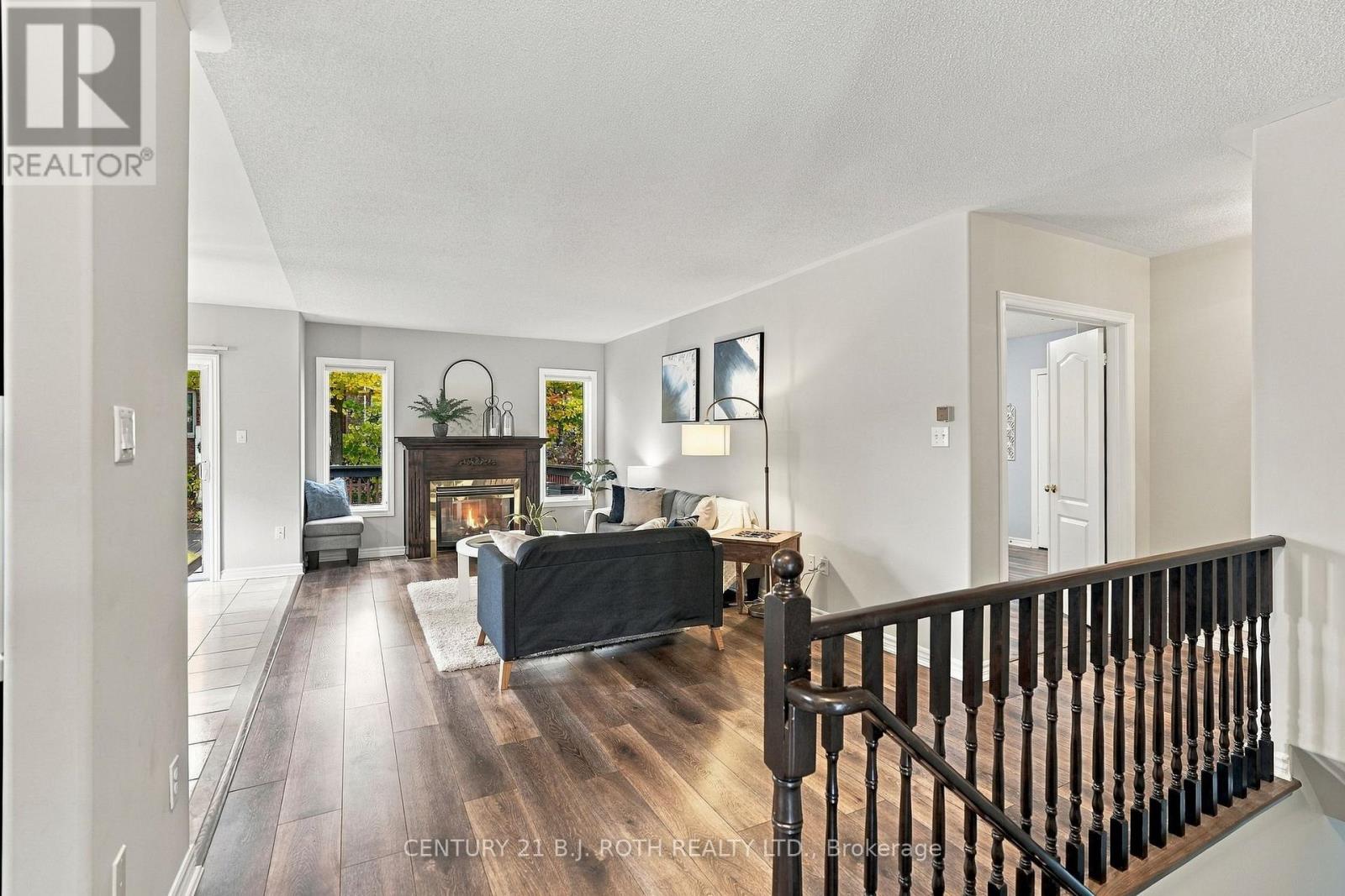 14 Bloxham Place, Barrie (Bayshore), Ontario L4N 9K2 - Photo 7 - S14086774