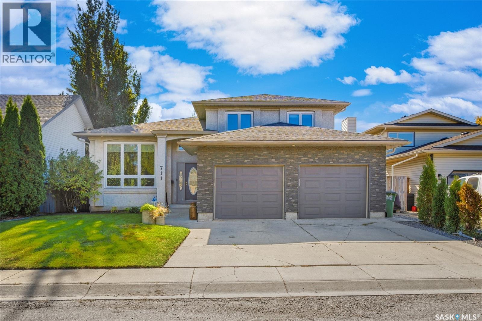 711 Emmeline Cove, Saskatoon, Saskatchewan  S7J 5G8 - Photo 2 - SK051280