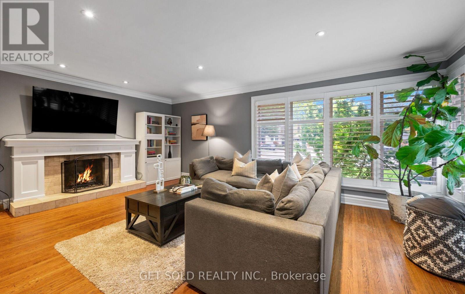 136 PRINCE GEORGE DRIVE, Toronto, Ontario