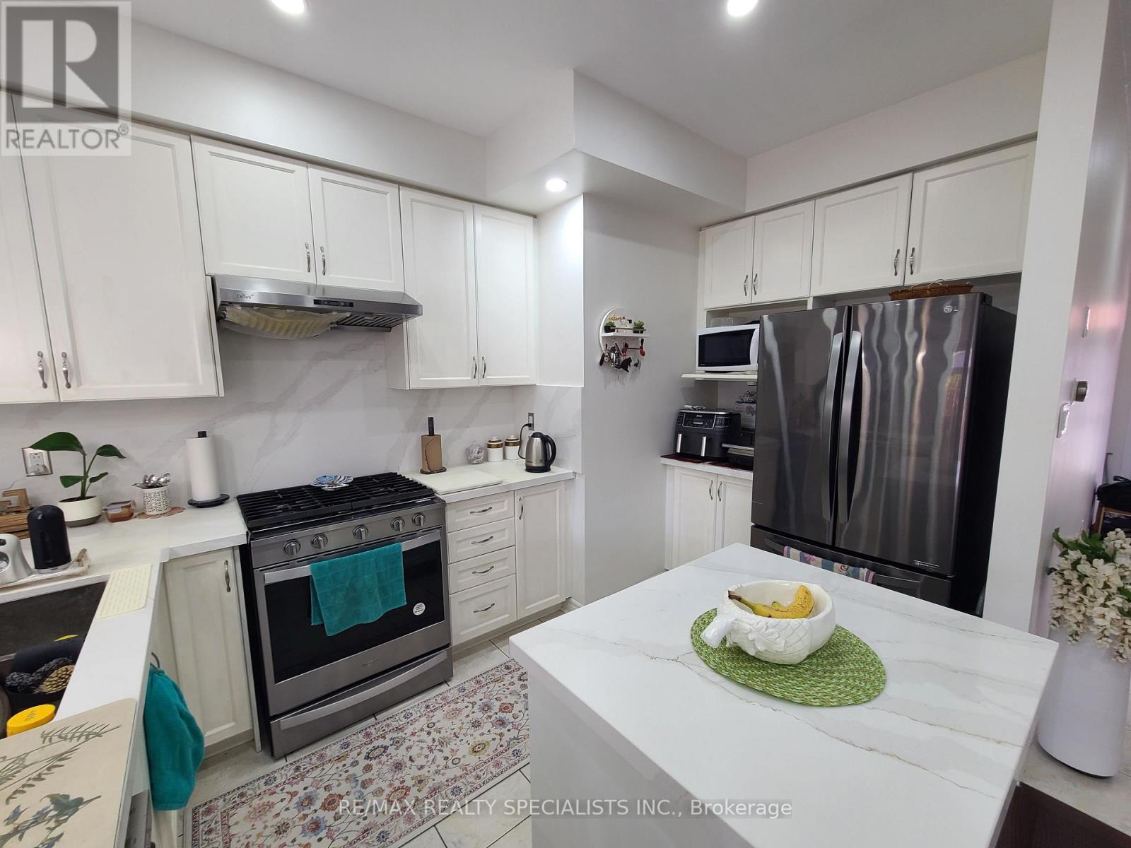 360 Hobbs Crescent, Milton, Ontario  L9T 0J3 - Photo 13 - W14086788