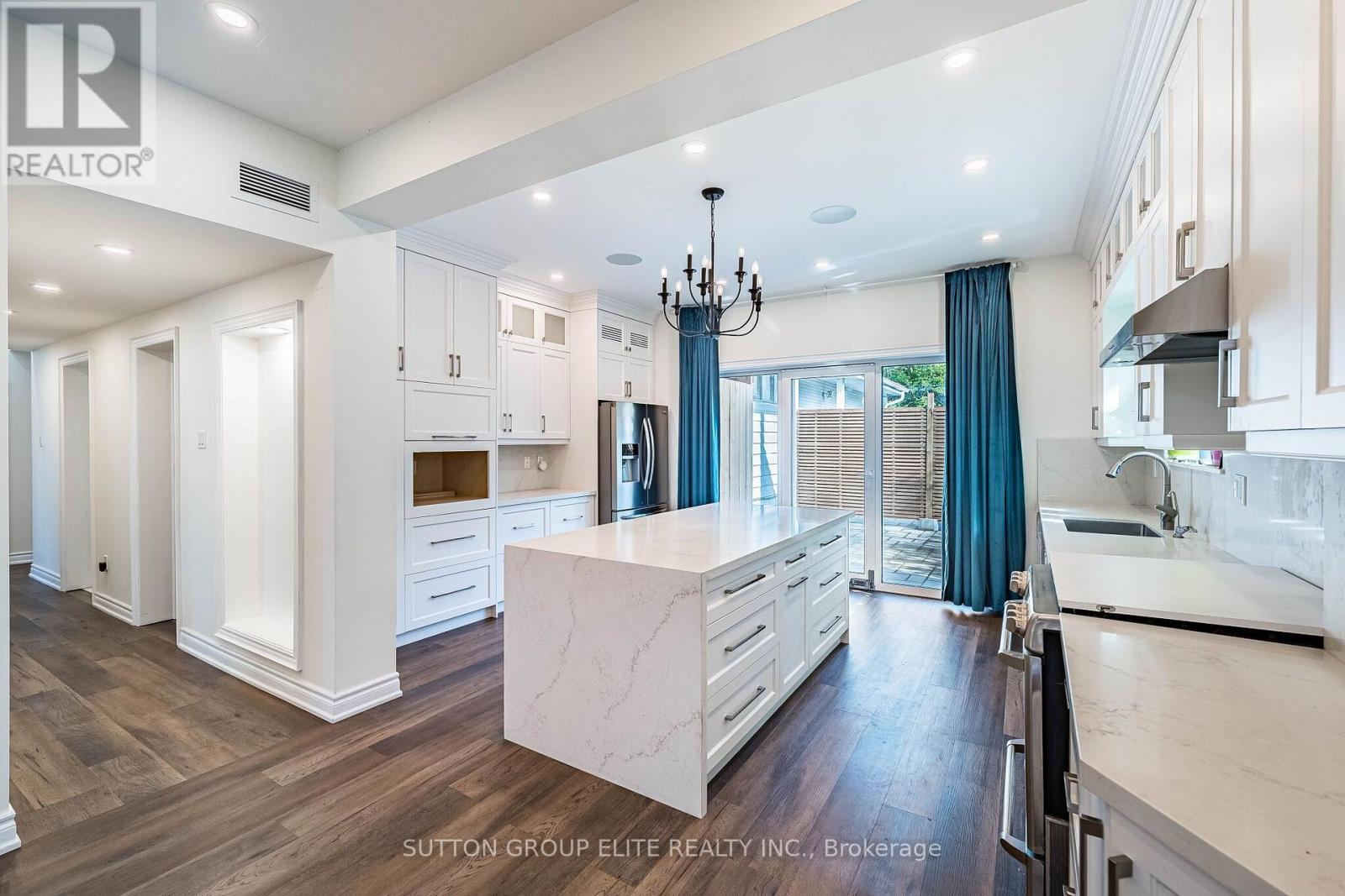 1402 South Service Road, Mississauga, Ontario  L5E 2P8 - Photo 18 - W14086872