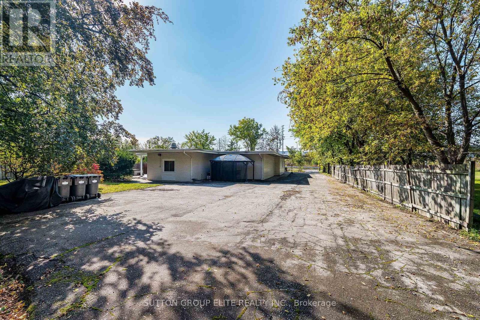 1402 South Service Road, Mississauga, Ontario  L5E 2P8 - Photo 43 - W14086872