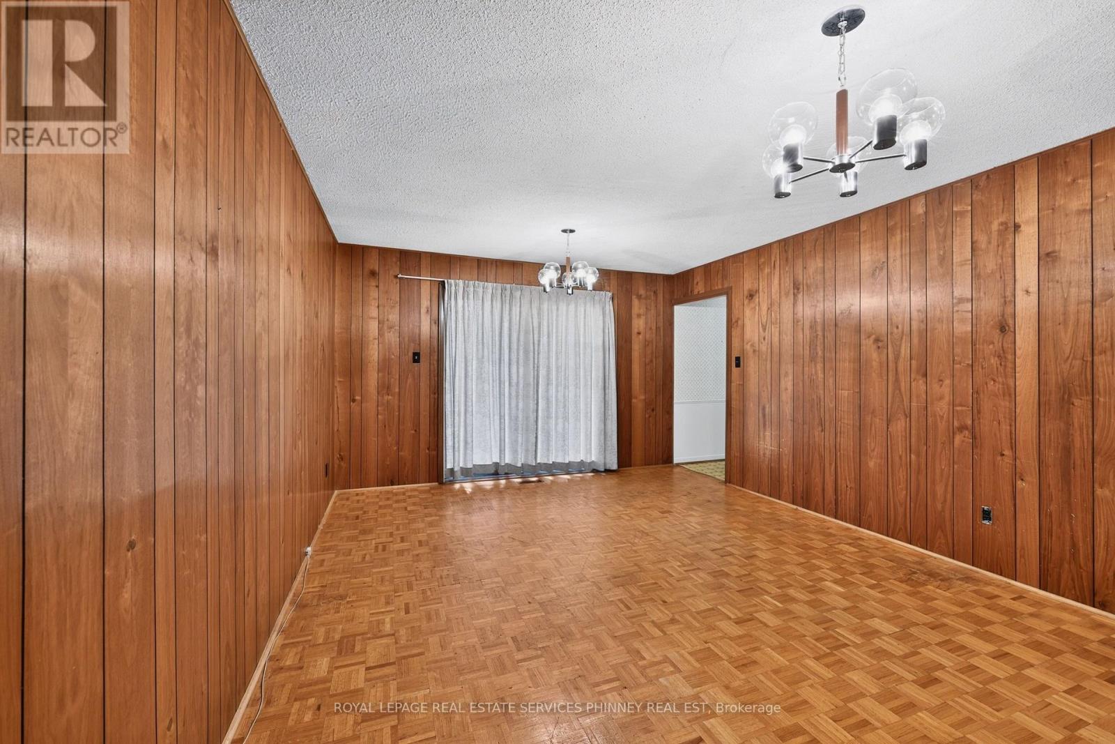 1353 Bunsden Avenue, Mississauga, Ontario  L5H 2B3 - Photo 11 - W14086974