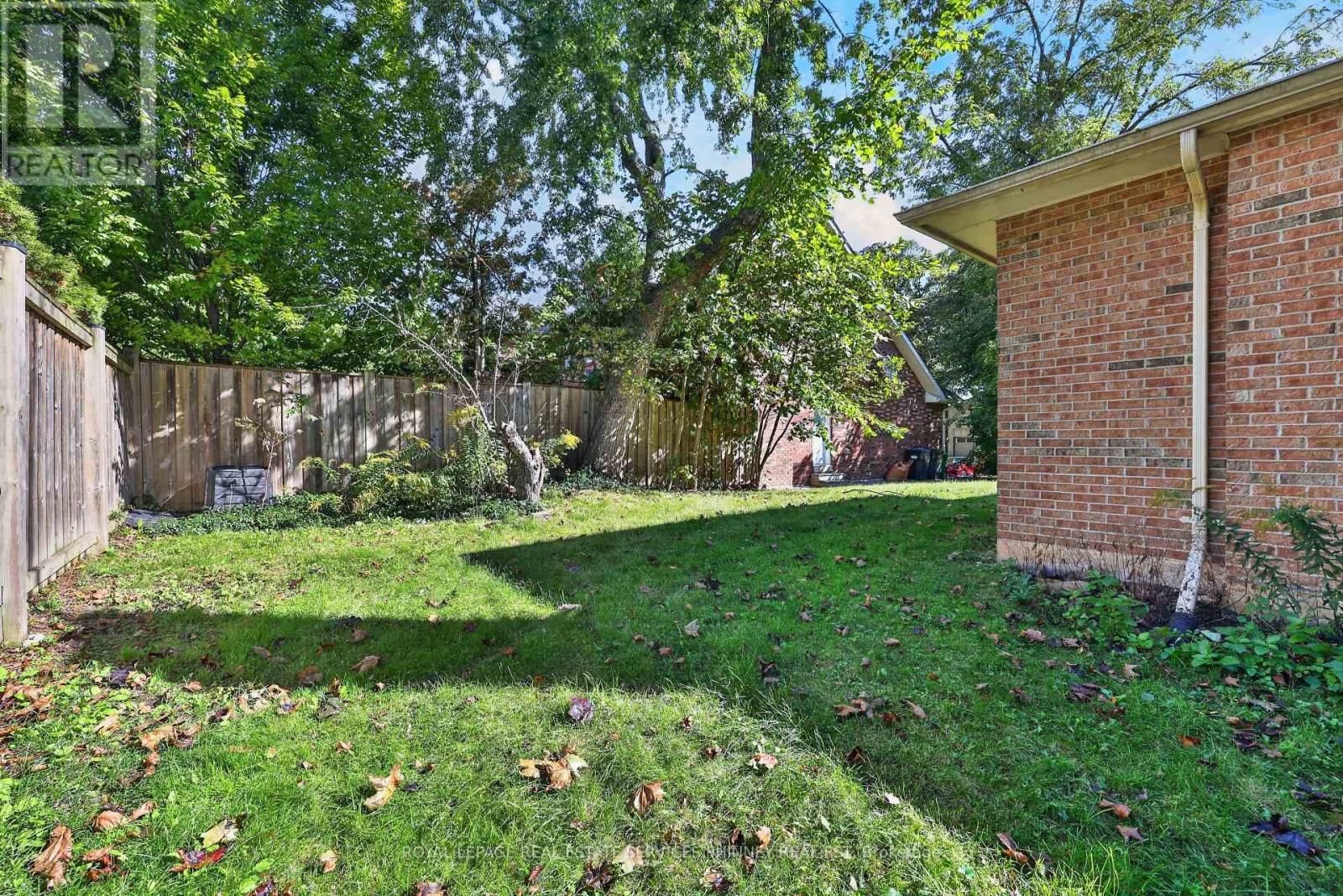1353 Bunsden Avenue, Mississauga, Ontario  L5H 2B3 - Photo 24 - W14086974