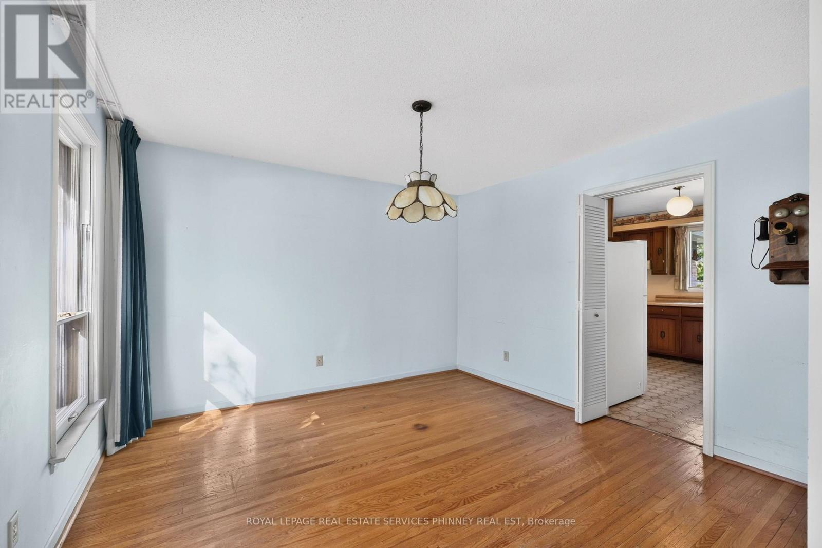 1353 Bunsden Avenue, Mississauga, Ontario  L5H 2B3 - Photo 6 - W14086974