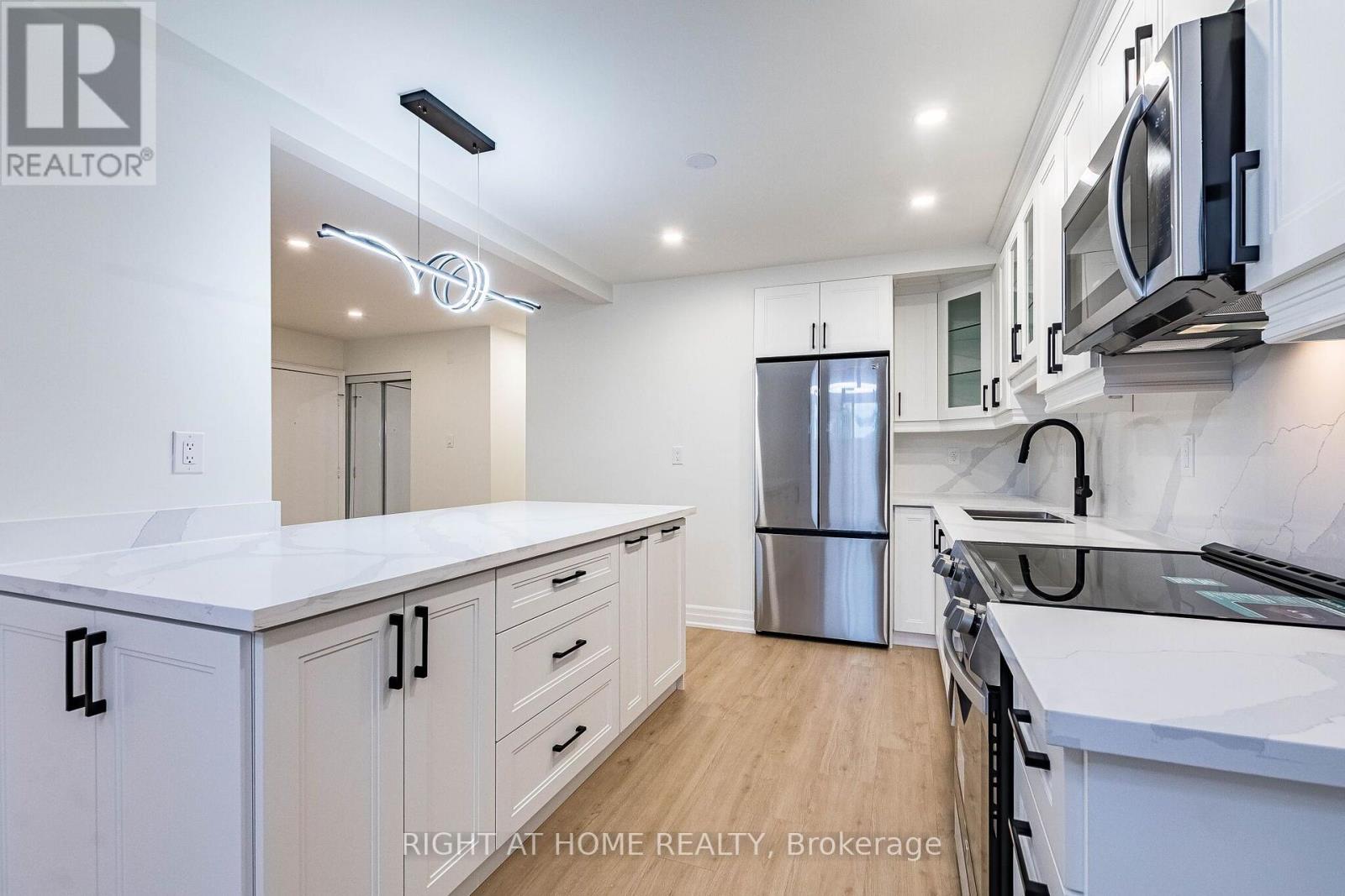 75 - 6797 Formentera Avenue, Mississauga, Ontario  L5N 2L6 - Photo 3 - W14086978