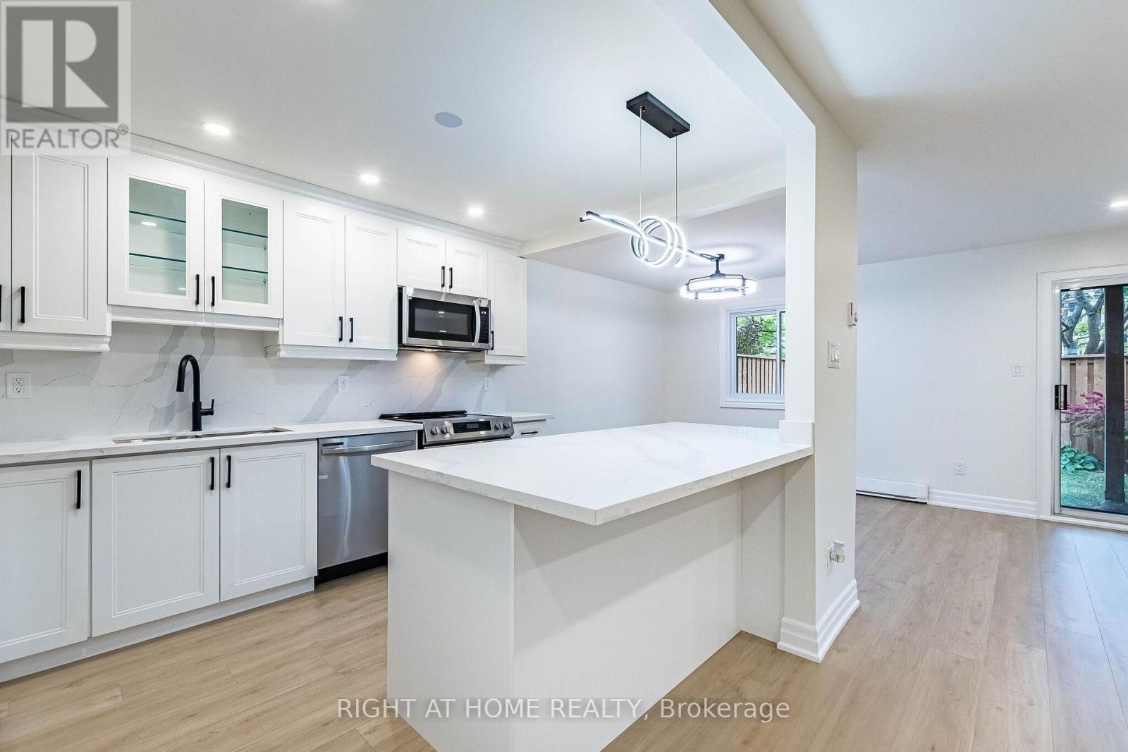 75 - 6797 Formentera Avenue, Mississauga, Ontario  L5N 2L6 - Photo 7 - W14086978