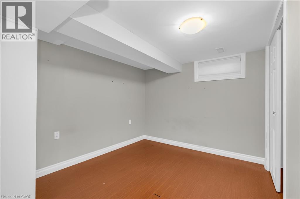 16 Glebe Court, Hamilton, Ontario  L9C 6B1 - Photo 15 - 40871924