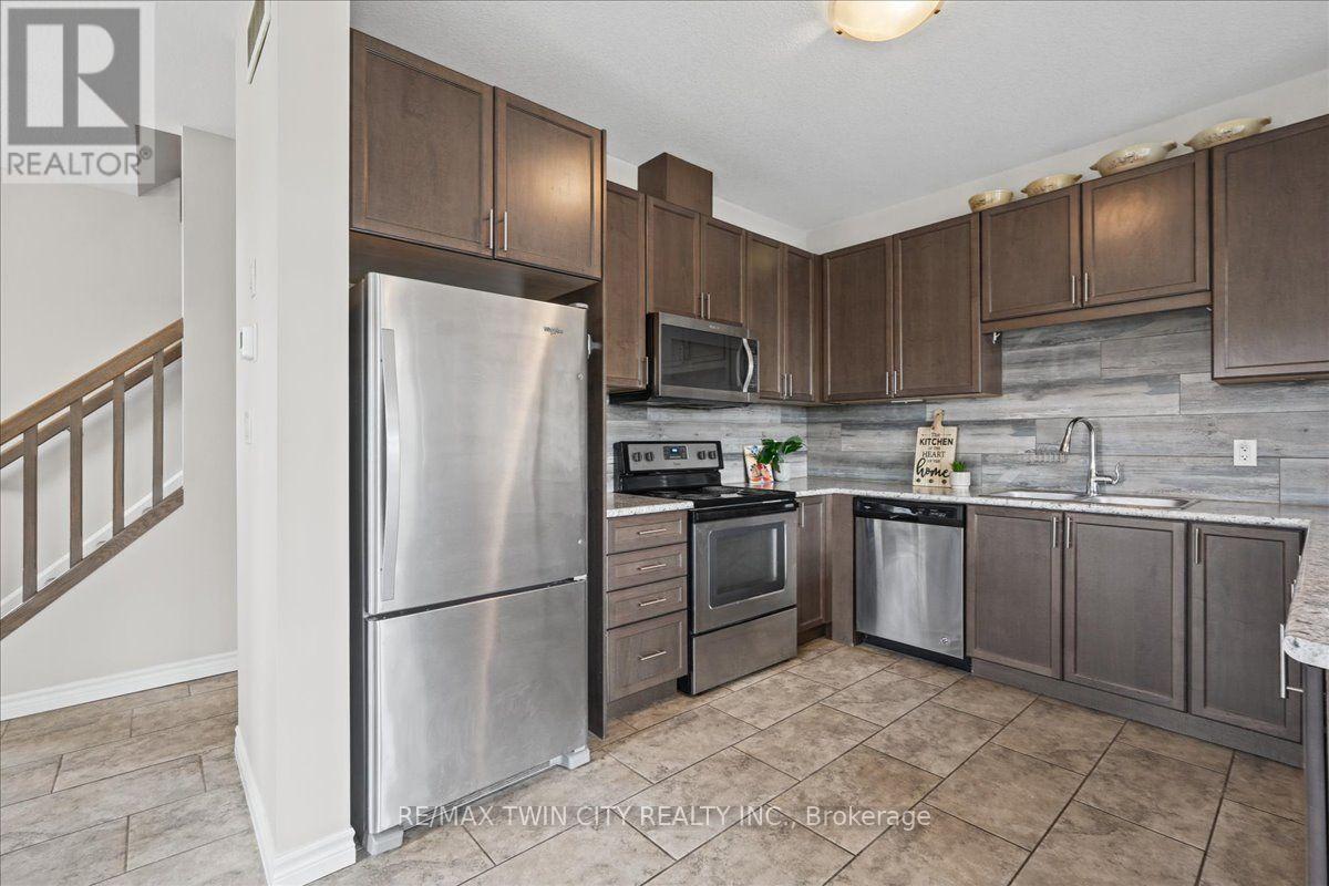 100 Links Crescent N, Woodstock, Ontario  N4T 0K7 - Photo 8 - X14086762