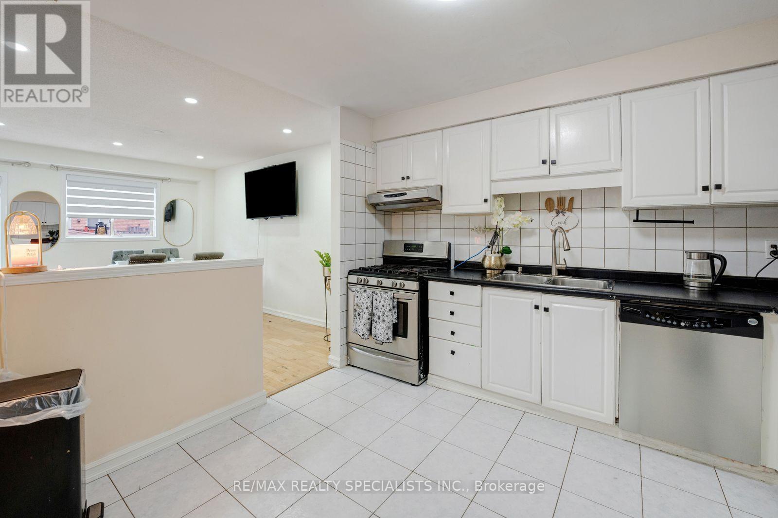1754 Upper Gage Avenue, Hamilton, Ontario  L8W 3W3 - Photo 8 - X14084078