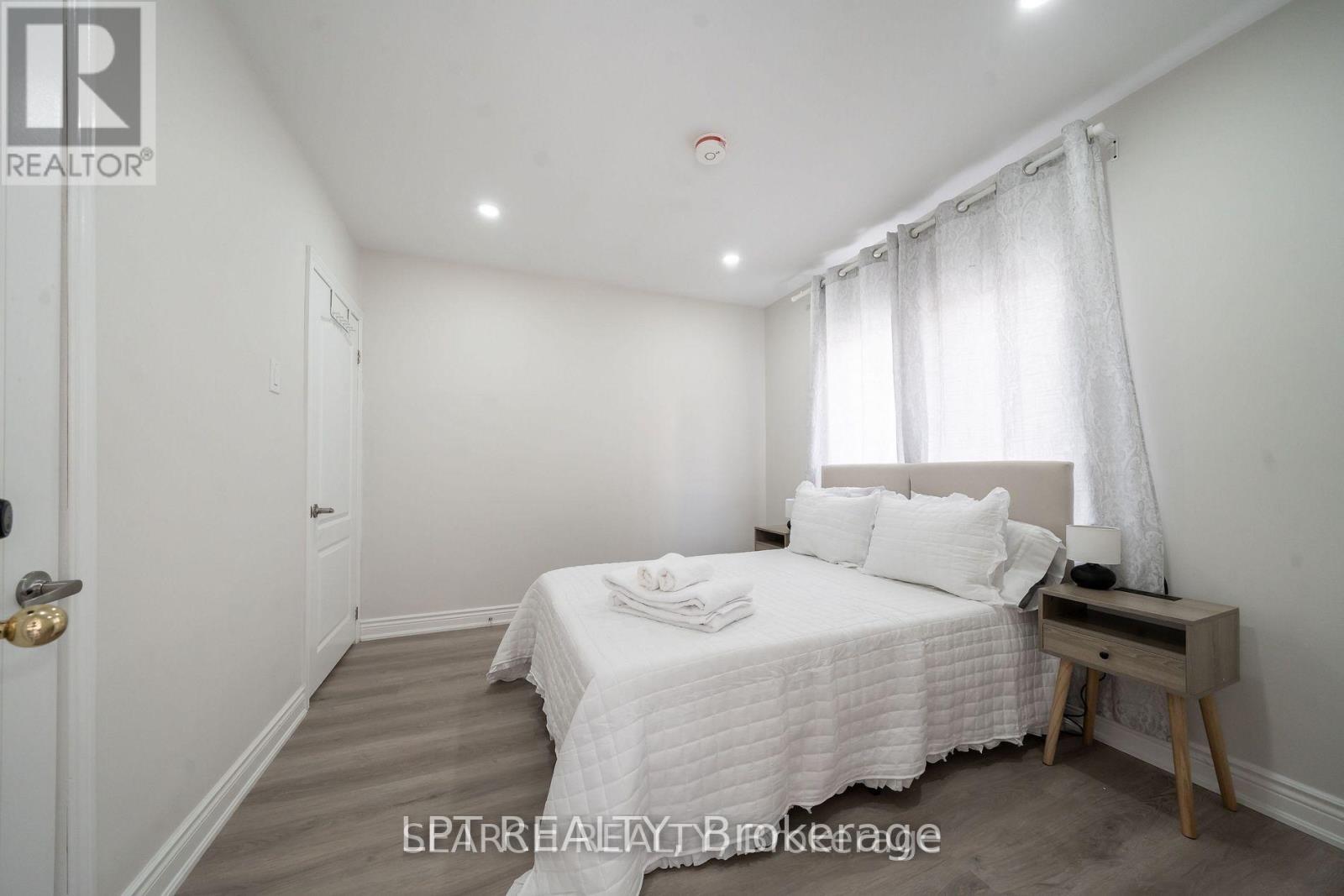 1079 Deta Road, Mississauga, Ontario  L5E 2R6 - Photo 22 - W14083750