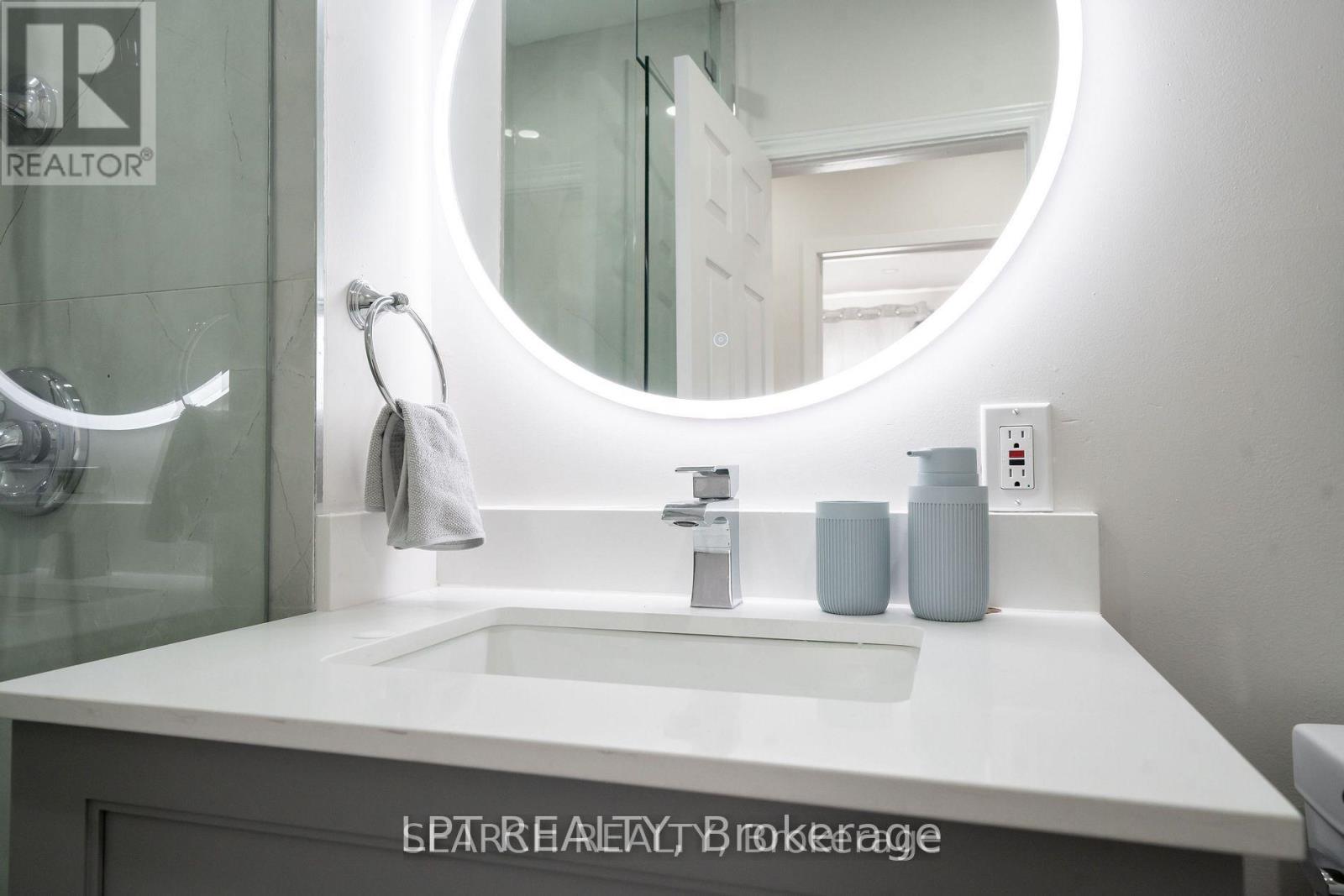 1079 Deta Road, Mississauga, Ontario  L5E 2R6 - Photo 13 - W14083750