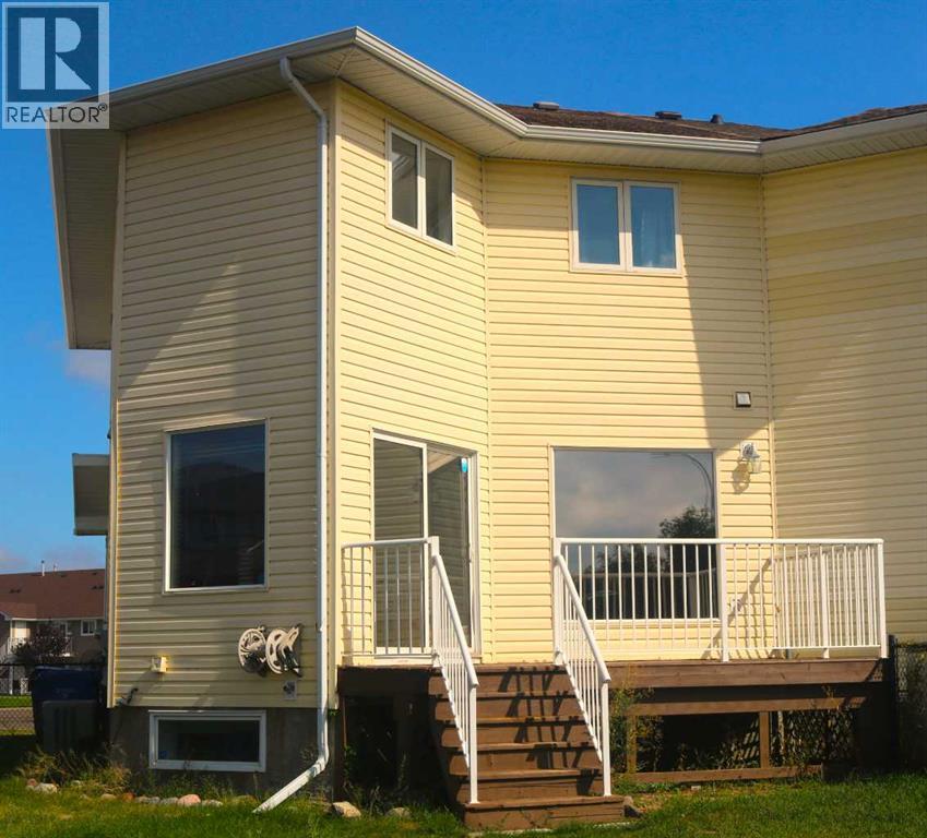 11 Northlands Crescent Ne, Medicine Hat, Alberta T1C 2A9 - Photo 3 - A2338719