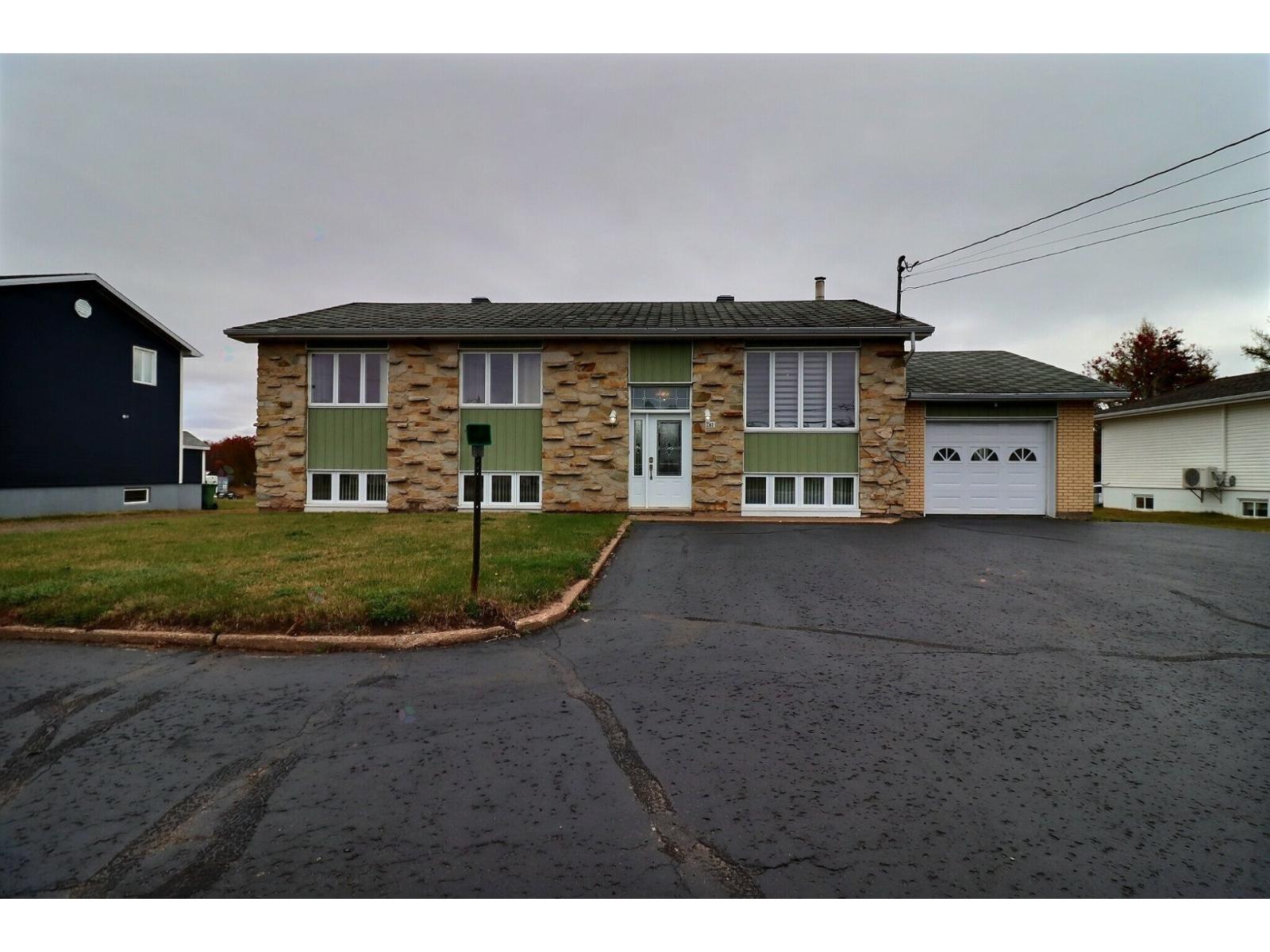 267 Rue St-Pie-X Paspébiac Quebec Canada G0C2K0 2