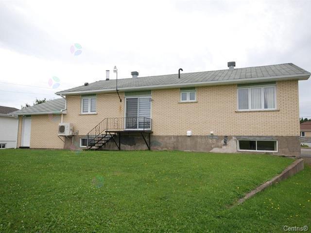 267 Rue St-Pie-X Paspébiac Quebec Canada G0C2K0 3