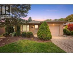 84 LARCHWOOD Circle, Welland, Ontario
