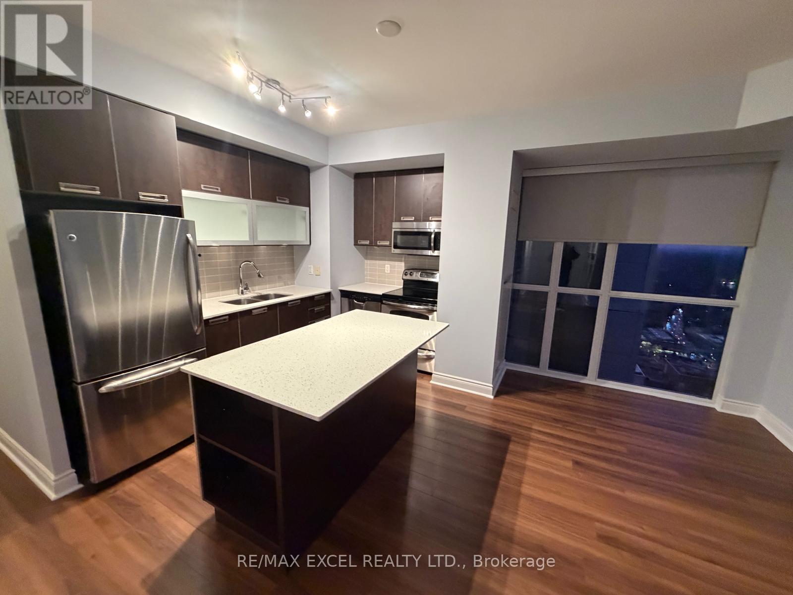4201 - 28 Ted Rogers Way, Toronto (Church-Yonge Corridor), Ontario  M4Y 2W7 - Photo 3 - C14086272