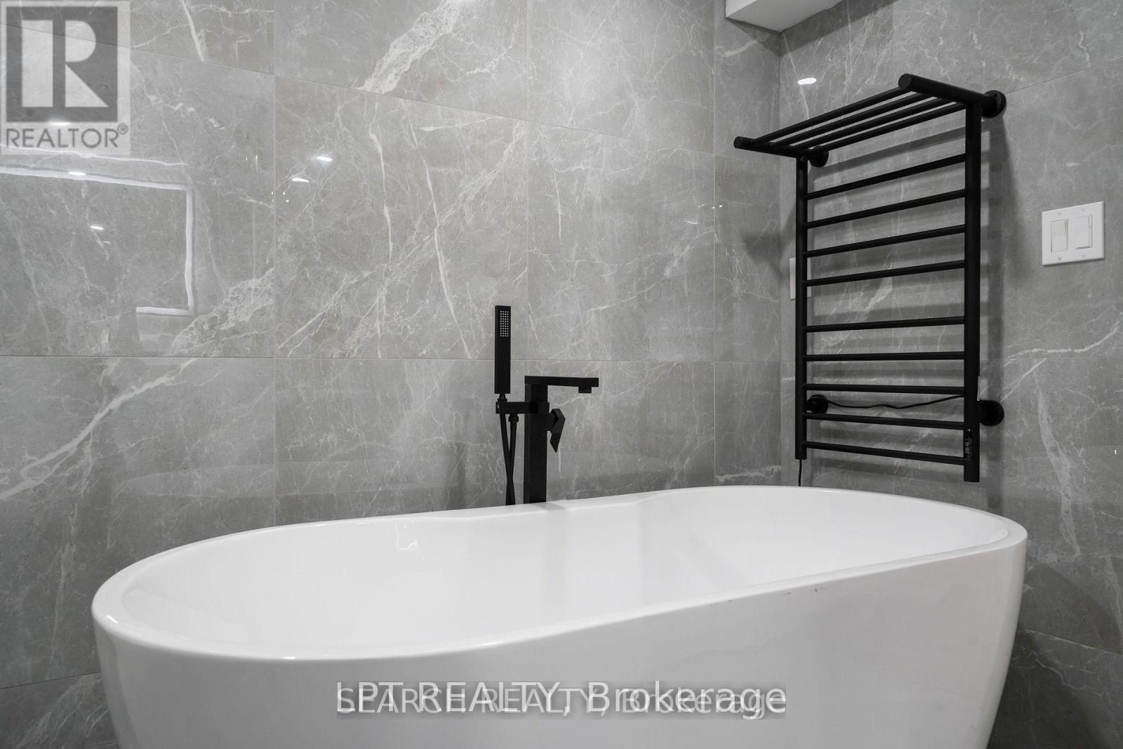 1079 Deta Road, Mississauga, Ontario  L5E 2R6 - Photo 36 - W14083750