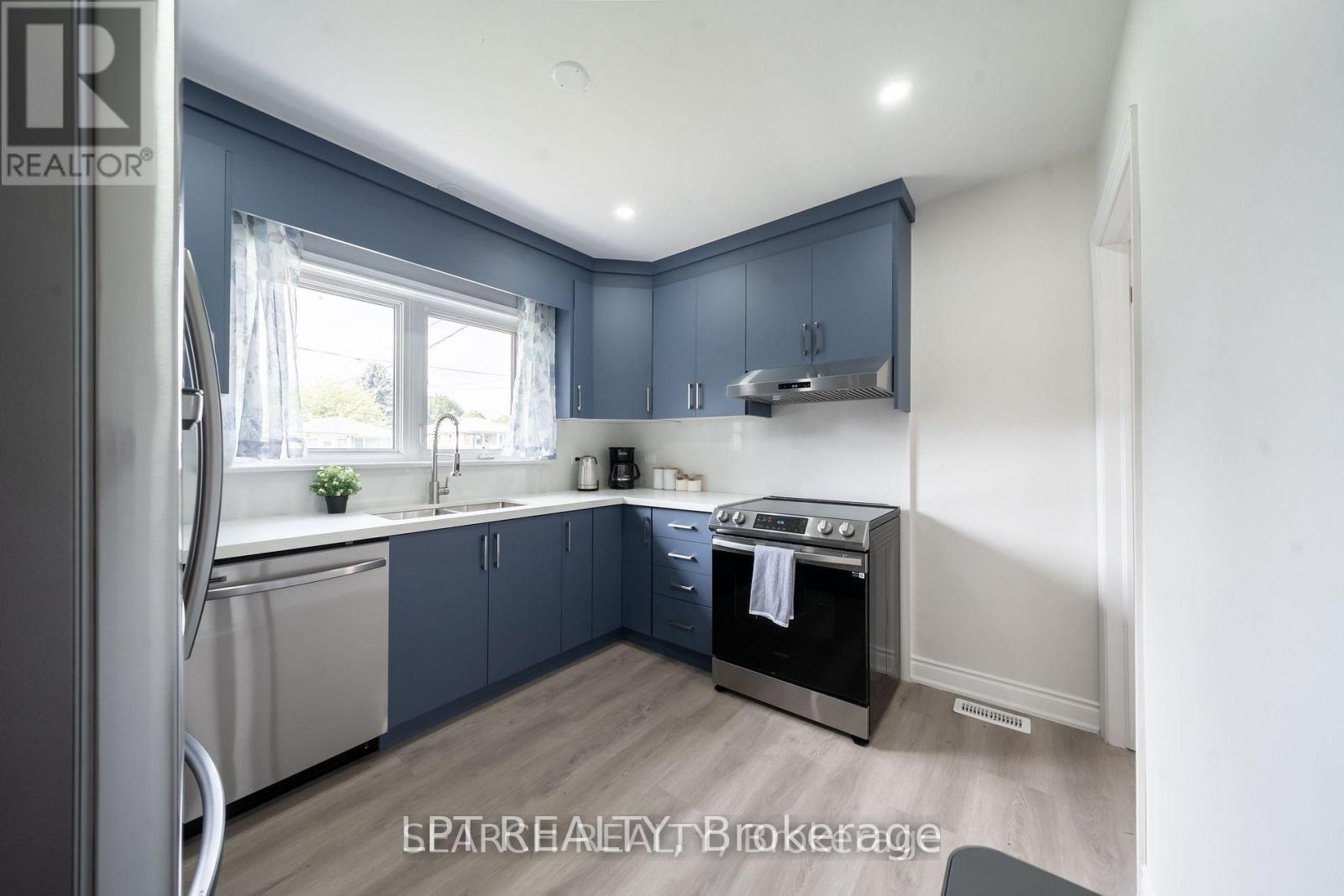 1079 Deta Road, Mississauga, Ontario  L5E 2R6 - Photo 6 - W14083750